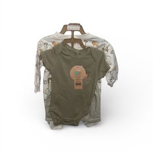 222. Chickpea Baby Bodysuit and Pajama Set Size 3-6 Months NWT